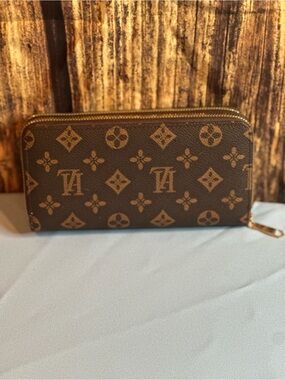 Source Unknown Brown Monogram Zip Wallet